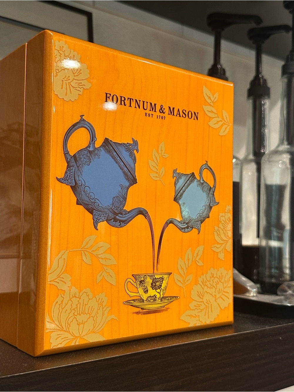 FORTNUM & MASON lacquered wood Tea Gift Box empty chest decor blue teapot cup - Picture 10 of 16